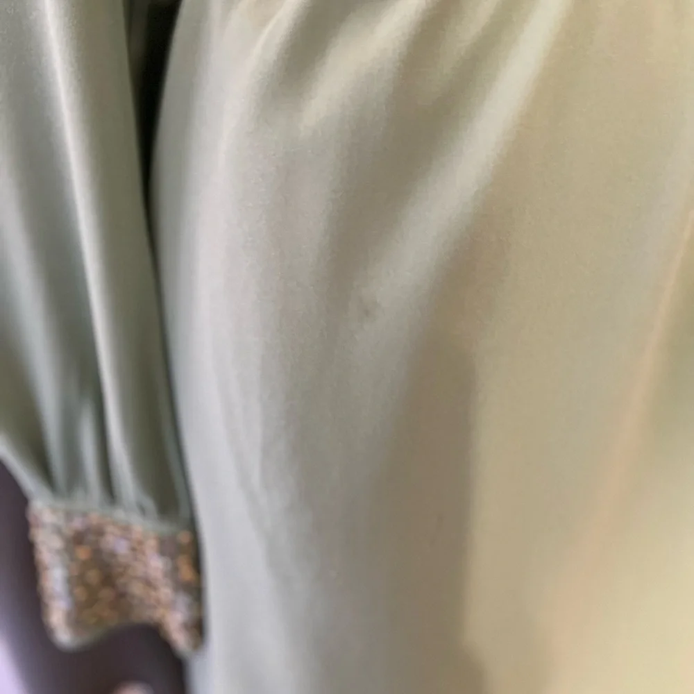 Flirty Dress with detail sleeves - Picture 5 of 6